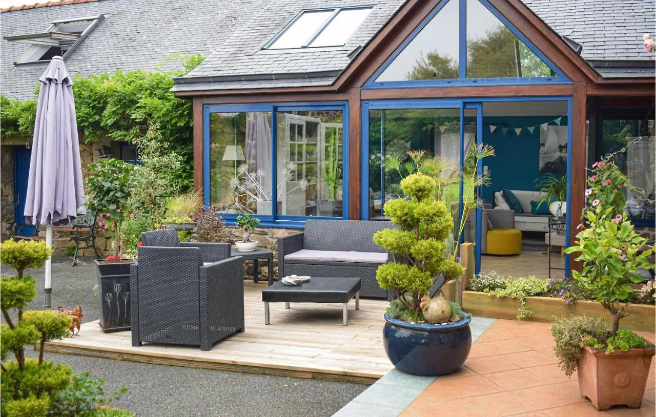 Cozy Home In Trezelan-Begard With Kitchen
