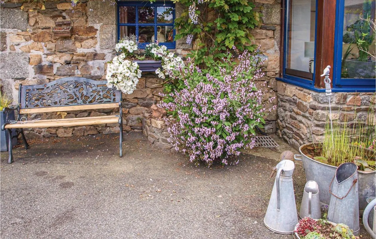 Cozy Home In Trezelan-Begard With Kitchen