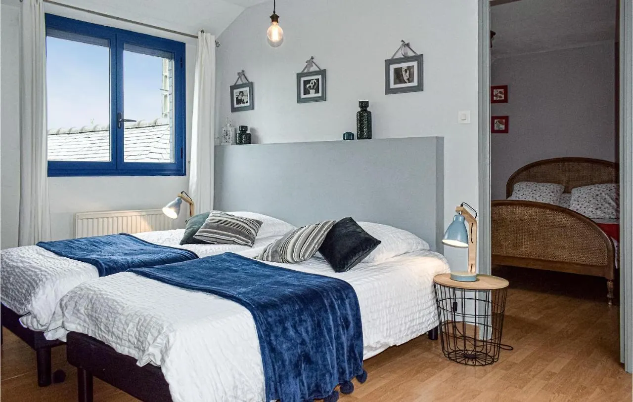 Дом отдыха Cozy Home In Trezelan-Begard With Kitchen