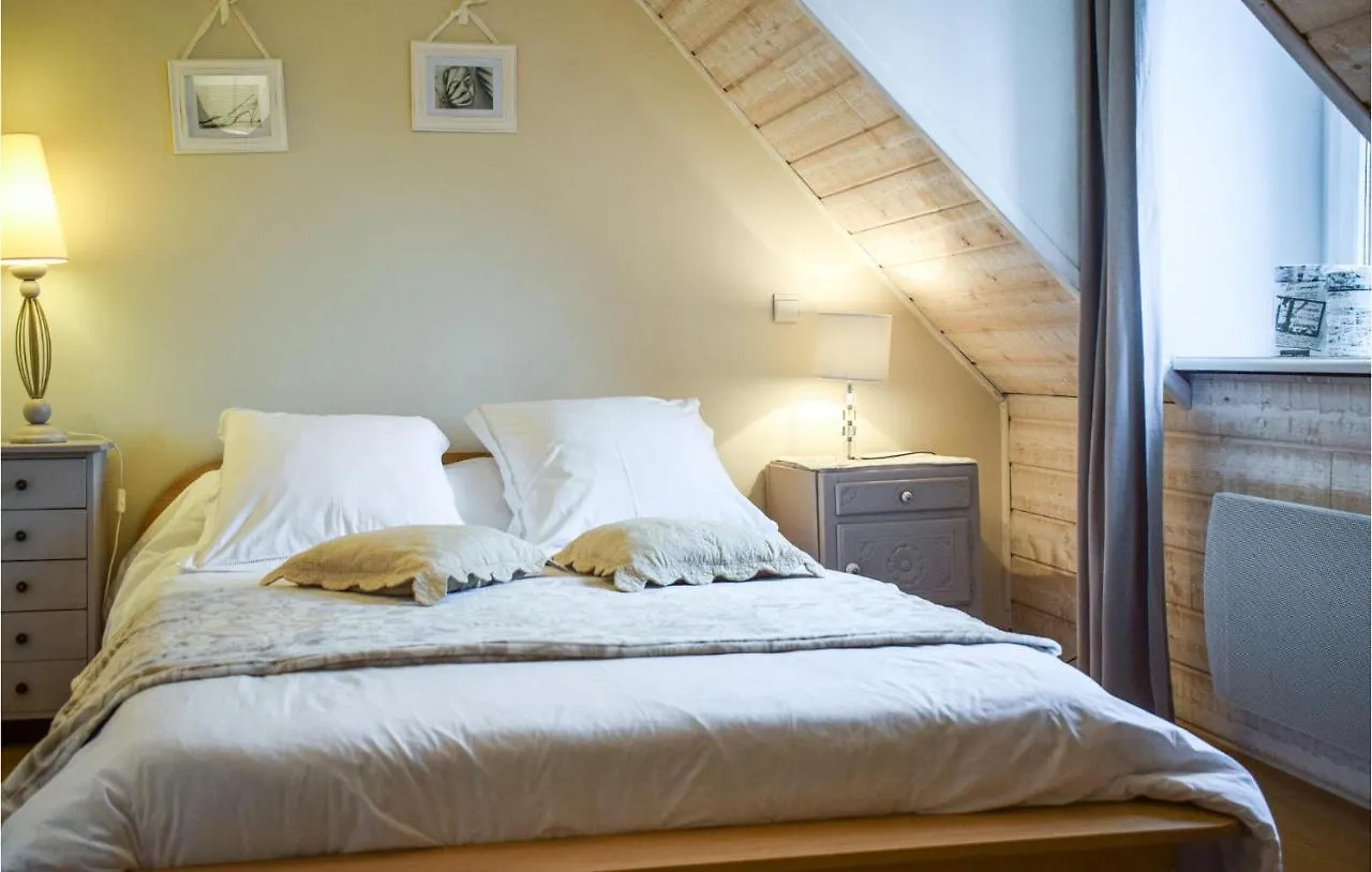 Cozy Home In Trezelan-Begard With Kitchen 0*, Trezelan Франция